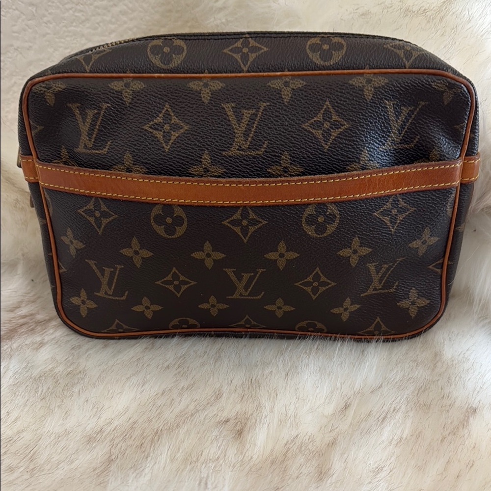 Louis Vuitton Brown Monogram Toiletry Bag with Gold Hardware - Picture 2 of 10